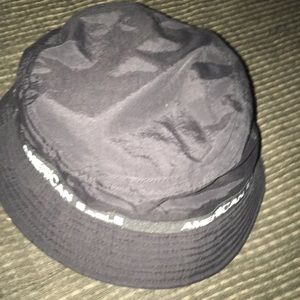 Bucket hat